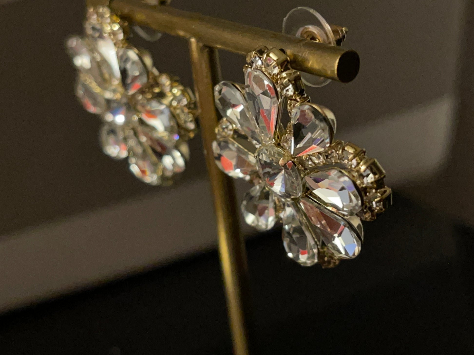 Elegant Flower-Shaped Earrings | Stunning Floral Jewelry for Every Occasion