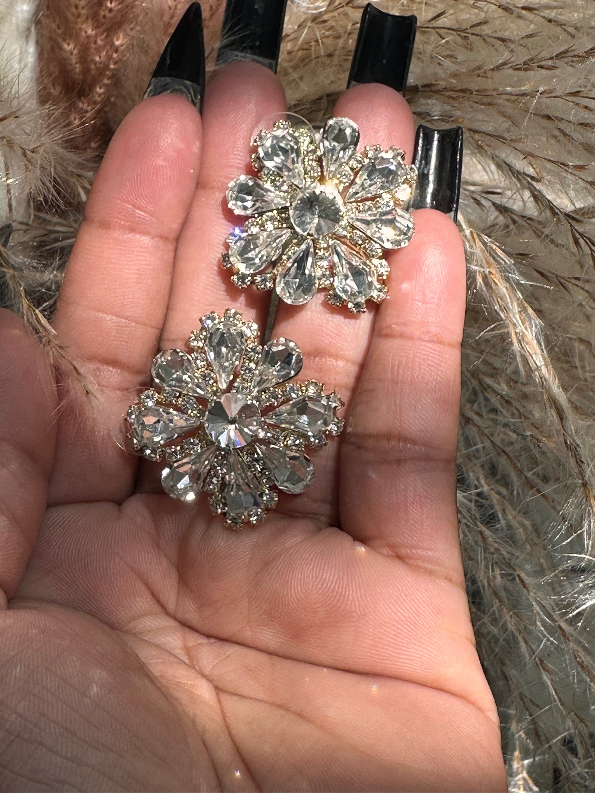 Elegant Flower-Shaped Earrings | Stunning Floral Jewelry for Every Occasion